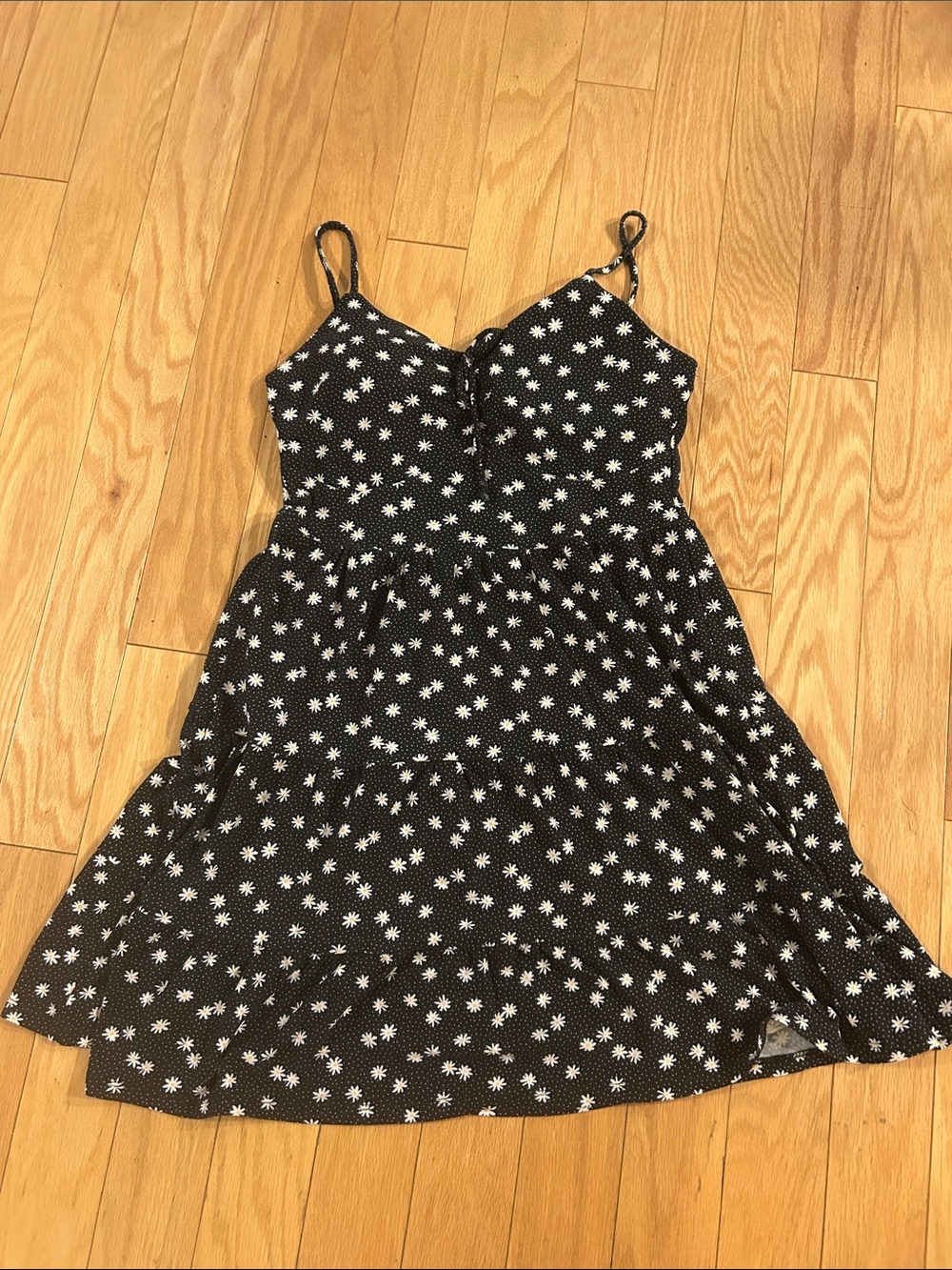 Black Daisy Print Tiered Spaghetti Strap Sundress with Built in Bra